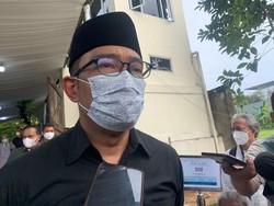 Melayat ke Rumah Duka, Ridwan Kamil Kenang Arifin Panigoro Sosok Inspiratif