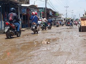 Diperbaiki Alakadar, Ruas Jalan di KBB Ini Malah Rusak Lebih Parah