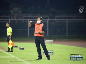 Arema Menang, Pelatih Senang Bukan Kepalang Arema Menang, Pelatih Senang Bukan Kepalang