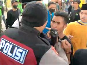 6 Mahasiswa Jadi Tersangka Gegara Pukul Polisi Saat Demo Minyak Goreng 6 Mahasiswa Jadi Tersangka Gegara Pukul Polisi Saat Demo Minyak Goreng