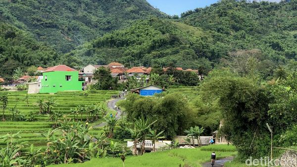 Tipis-tipis Gowes Recovery Melewati Cibodas, Bandung
