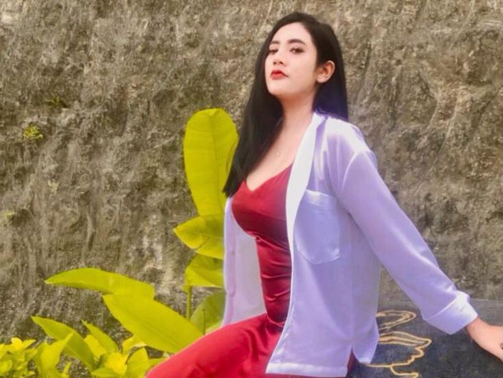 Vernita Syabilla Muncul Lagi Usai 4 Bulan Menghilang, Langsung Dituding Hamil Vernita Syabilla Muncul Lagi Usai 4 Bulan Menghilang, Langsung Dituding Hamil