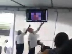 Heboh Penayangan Film Porno saat Antre Vaksin