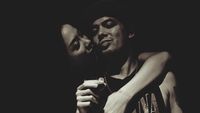 7 Potret Mesra Eks Suami Wulan Guritno Bareng Pacar Baru yang Beda 15 Tahun