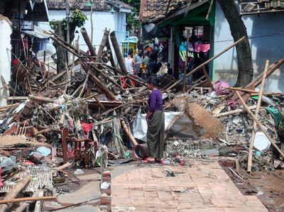 Rumah dan Jembatan Rusak Gegara Banjir Bandang di Pasuruan