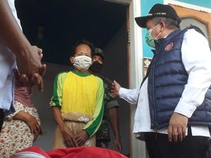 Wabup Pasuruan Tinjau Warga yang Rumahnya Rata dengan Tanah Diterjang Banjir