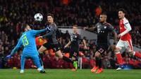 Pada musim 2016/17, Bayern bertemu Arsenal di 16 besar. Dalam pertemuan dua leg, skuad asuhan Carlo Ancelotti menang masing-masing dengan skor identik, 5-1. Mereka lolos dengan agregat 10-2! Foto: AFP/BEN STANSALL