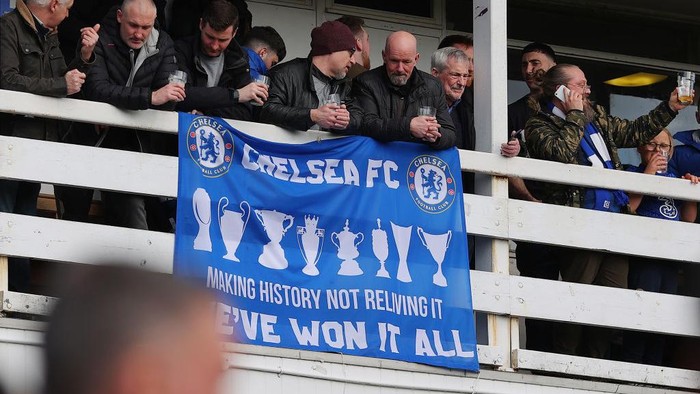 BURNLEY, ENGLAND - MARCH 05: Chelsea fans enjoy the pre match atmosphere prior to the Premier League match between Burnley and Chelsea at Turf Moor on March 05, 2022 in Burnley, England. (Photo by Alex Livesey/Getty Images)