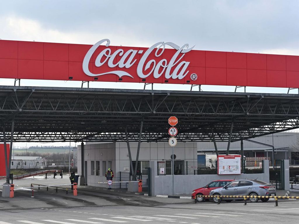 Coca-Cola Setop Operasi di Rusia