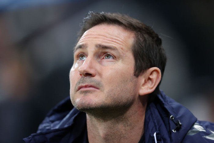 NEWCASTLE UPON TYNE, ENGLAND - FEBRUARY 08:  Frank Lampard the manager of Everton looks on during the Premier League match between Newcastle United  and  Everton at St. James Park on February 08, 2022 in Newcastle upon Tyne, England. (Photo by Alex Livesey/Getty Images)