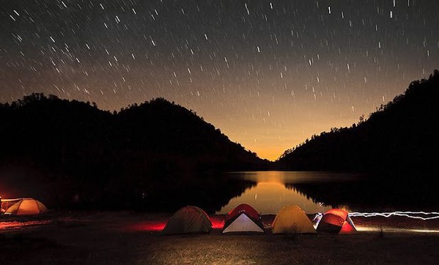 Gunung Semeru, Ranu Kumbolo/Foto: Pinterest.com/Travelistasia.com Cantiknya Ranu Kumbolo di Gunung Semeru
