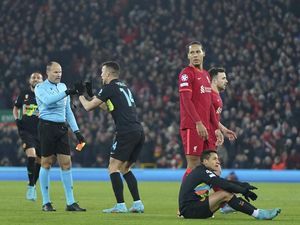 Kartu Merah Alexis Sanchez Seketika Menjegal Inter Milan Kartu Merah Alexis Sanchez Seketika Menjegal Inter Milan