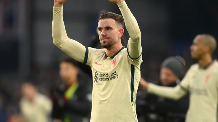 LONDON, ENGLAND - JANUARY 23: Jordan Henderson of Liverpool celebrates after victory in the Premier League match between Crystal Palace  and  Liverpool at Selhurst Park on January 23, 2022 in London, England. (Photo by Mike Hewitt/Getty Images)