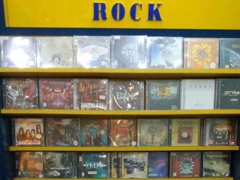 Terang Redup Surabaya Sebagai Barometer Musik Rock Terang Redup Surabaya Sebagai Barometer Musik Rock