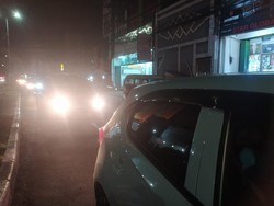 Pabrik Sepatu di Sidoarjo Terbakar, Arus Lalin Wadungasri Macet Total