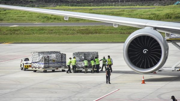 Logistik untuk MotoGP Mandalika Mulai Mandarat di Lombok