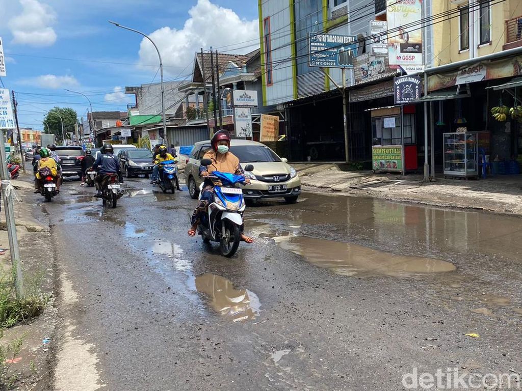 Harap Sabar, Perbaikan Jalan Antang Makassar Rusak Dianggarkan Tahun Depan