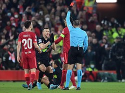 Fabinho Dituding Curang dalam Kartu Merah Alexis Sanchez