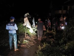 Banjir Menerjang Kampung Lawang Malang Menghanyutkan Satu Warga