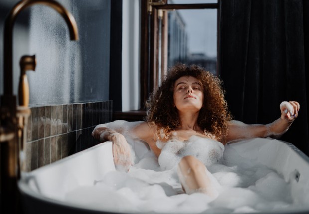 Mandi dengan Air Hangat