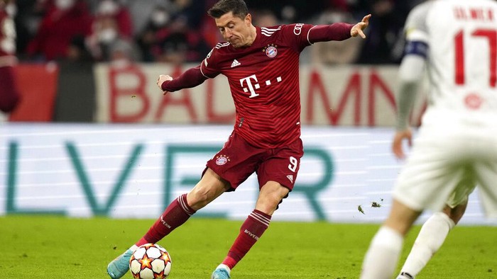 Momen Bayern Munich Bantai RB Salzburg 7-1, Lewandowski Hat-trick Bayern's Thomas Mueller reacts after scoring his side's 5th goal during the Champions League, round of 16, second leg soccer match between Bayern and Salzburg in Munich, Germany, Tuesday, March 8, 2022. (AP Photo/Matthias Schrader)