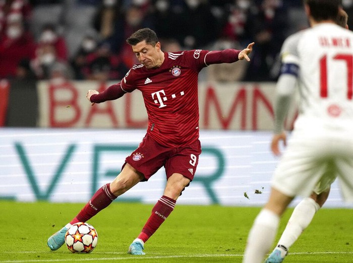 Bayern's Thomas Mueller reacts after scoring his side's 5th goal during the Champions League, round of 16, second leg soccer match between Bayern and Salzburg in Munich, Germany, Tuesday, March 8, 2022. (AP Photo/Matthias Schrader)