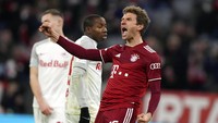 Musim ini, Bayern kembali bertemu Salzburg, tapi di babak 16 besar. Sempat ditahan imbang 1-1 di leg pertama, Bayern menghancurkan Salzburg di leg kedua dengan skor 7-1 dan lolos dengan agregat 8-2. Foto: AP/Matthias Schrader