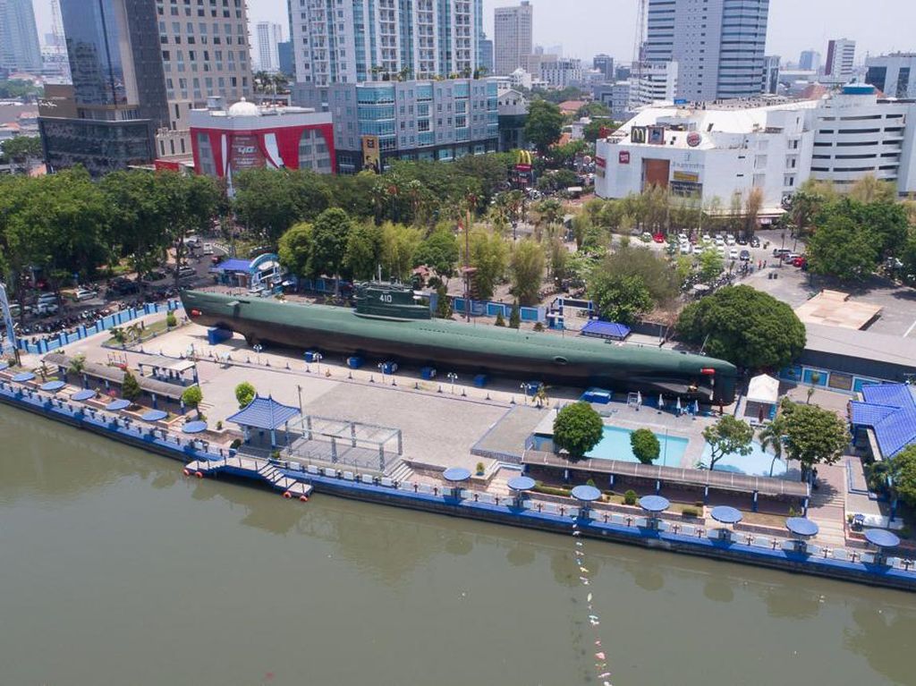Pembangunan Monkasel: Kapal Selam Dipotong Jadi 16 Bagian