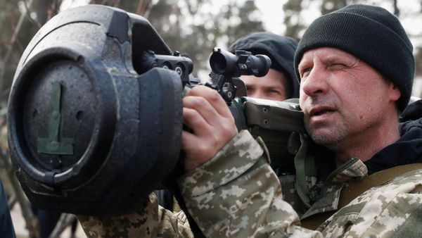 NLAW Siap Sergap Tank Rusia