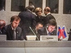 Politisi Australia Mengatakan Putin Tidak Akan Mundur Menginvasi Ukraina