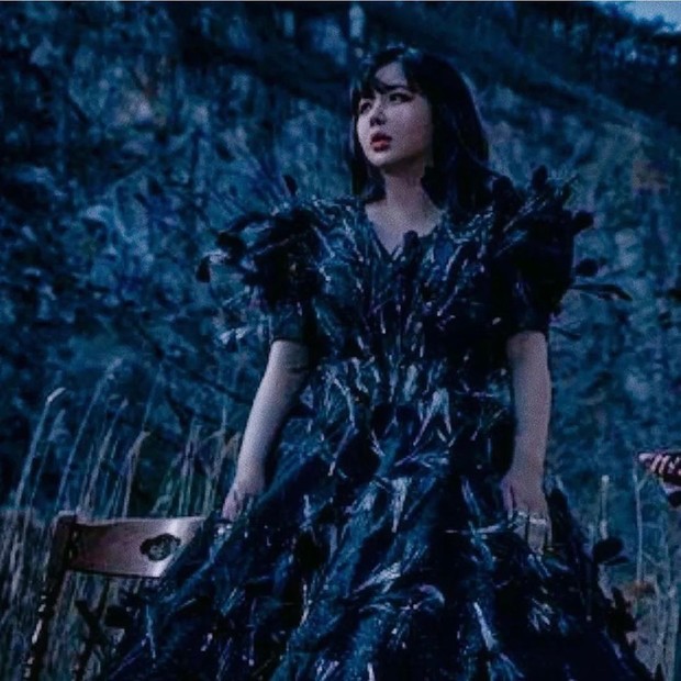 Potret Park Bom dalam foto konsep Flower