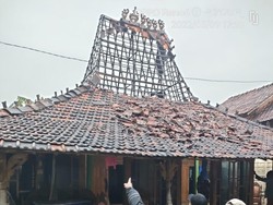 Rumah Warga Kutuk Kudus Rusak Tersambar Petir