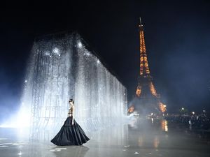 Sabar dan Konsisten, Cara Ampuh Buat Desainer Indonesia Taklukkan Paris Sabar dan Konsisten, Cara Ampuh Buat Desainer Indonesia Taklukkan Paris
