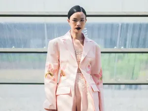 Sean Sheila, Brand Fashion Lokal yang Pamer Karya di Real Paris Fashion Week Sean Sheila, Brand Fashion Lokal yang Pamer Karya di Real Paris Fashion Week