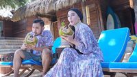 Romantisnya Pasangan Shandy Purnamasari dan Gilang Widya Pramana Saat Makan Bareng