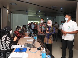 Menaker-Dirut BPJS Ketenagakerjaan Dialog dengan Penerima Manfaat JKP