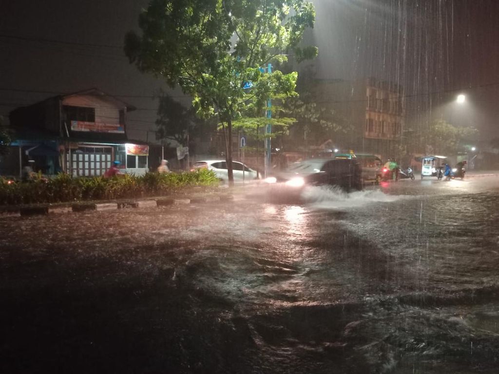Prakiraan Cuaca Medan 9 Oktober, Hujan Petir Malam Hari Prakiraan Cuaca Medan 9 Oktober, Hujan Petir Malam Hari