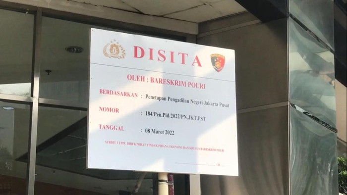 Gedung KSP Indosurya yang disita Bareskrim di Jakpus (Rakha/detikcom) Gedung KSP Indosurya yang disita Bareskrim di Jakpus (Rakha/detikcom)