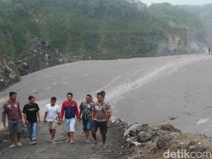 Duh! Lokasi Erupsi Merapi Malah Jadi Wisata Dadakan, Begini Penampakannya Duh! Lokasi Erupsi Merapi Malah Jadi Wisata Dadakan, Begini Penampakannya