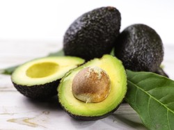 12 Manfaat Alpukat Untuk Kesehatan Tubuh