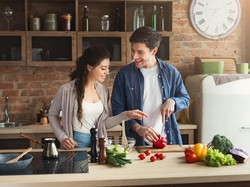 Pahami Batas Makan Malam untuk Diet Agar Cepat Langsing