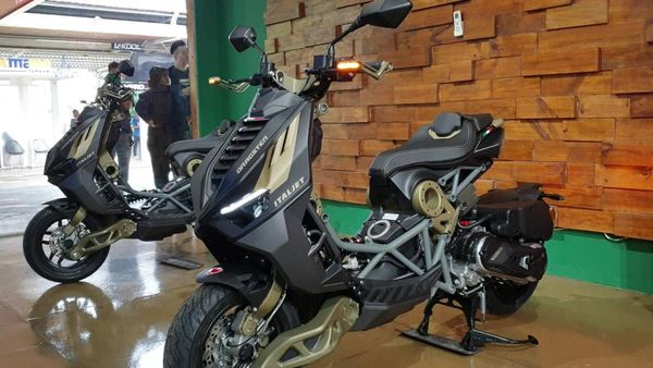 Lebih Mahal dari Toyota Agya, Ini Potret Skuter Italjet Dragster Limited Edition