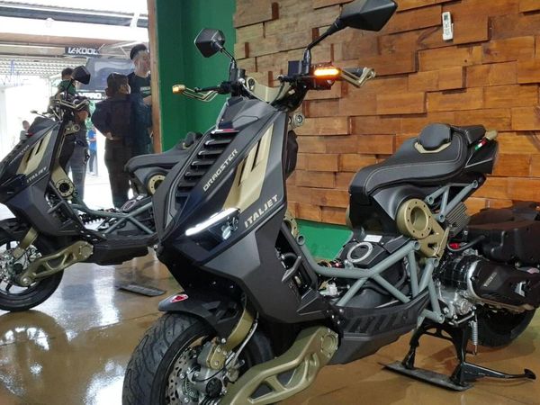 Lebih Mahal dari Toyota Agya, Ini Potret Skuter Italjet Dragster Limited Edition