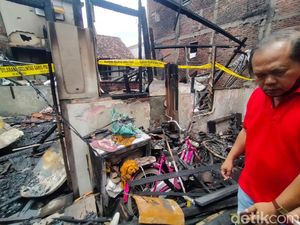 Dua Rumah Semi Permanen Ludes Terbakar Gegara Elpiji 3 Kg Ngowos