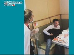 Kebanyakan Makan di Restoran AYCE, Pria Ini Ketiduran Pulas