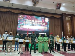 Jelang HUT Ke-70 Tahun, Kopassus Bagikan 2.450 Paket Sembako