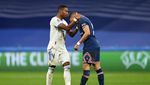 Momen Alaba dan Mbappe: Bukan Rangkulan Biasa, Ada Bisik-bisiknya