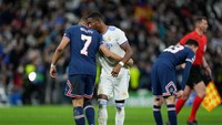 Dugaannya, Alaba juga bisik-bisik meyakinkan Mbappe untuk bulat memutuskan pindah ke Real Madrid pada musim panas mendatang. Foto: Getty Images/Angel Martinez