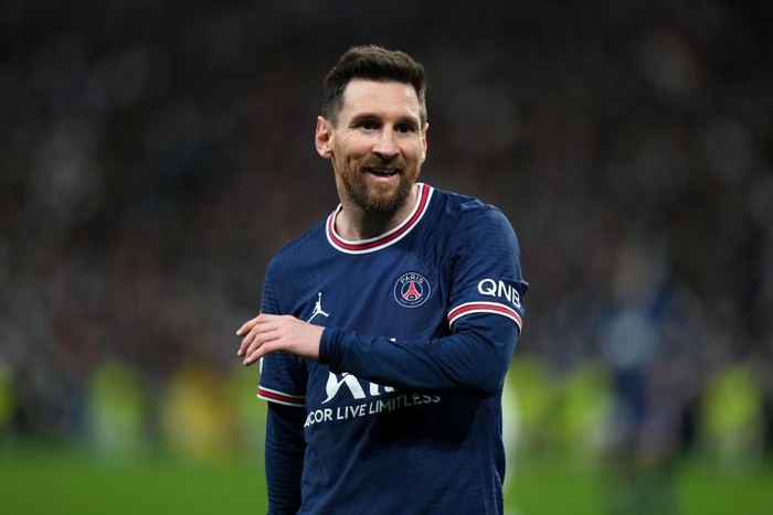 Lionel Messi MADRID, SPAIN - MARCH 09: psg shows his dejection during the UEFA Champions League Round Of Sixteen Leg Two match between Real Madrid and Paris Saint-Germain at Estadio Santiago Bernabeu on March 09, 2022 in Madrid, Spain. (Photo by David Ramos/Getty Images)