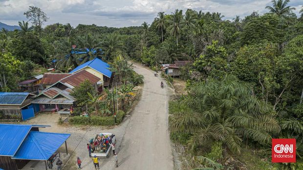 Suasana pemukiman warga di Pemaluan, Kecamatan Sepaku. Kalimantan Timur, Minggu, 13 Februari 2022.